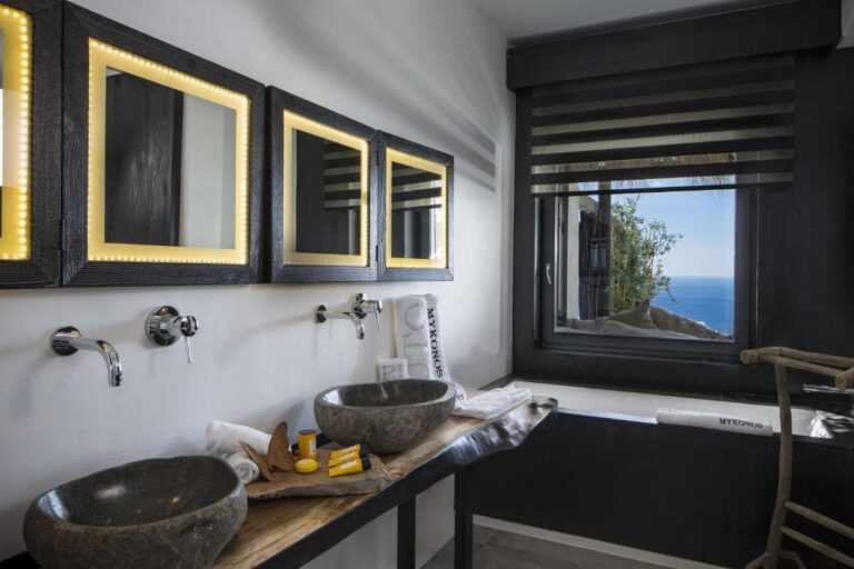 Myconian Utopia Relais & Chateaux