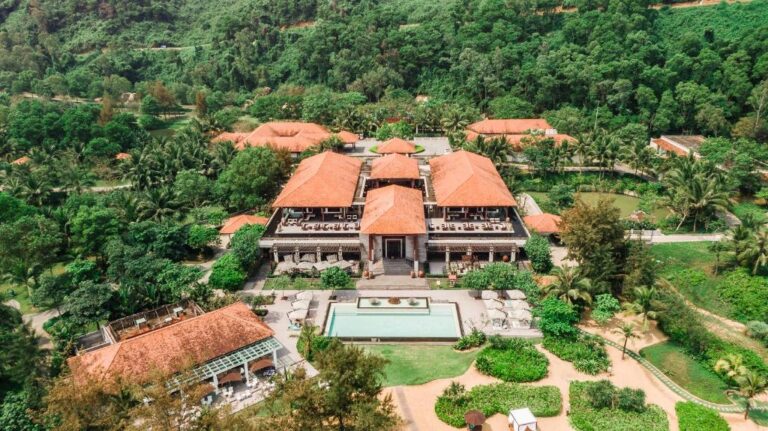 Banyan Tree Lang Co Vietnam 5*
