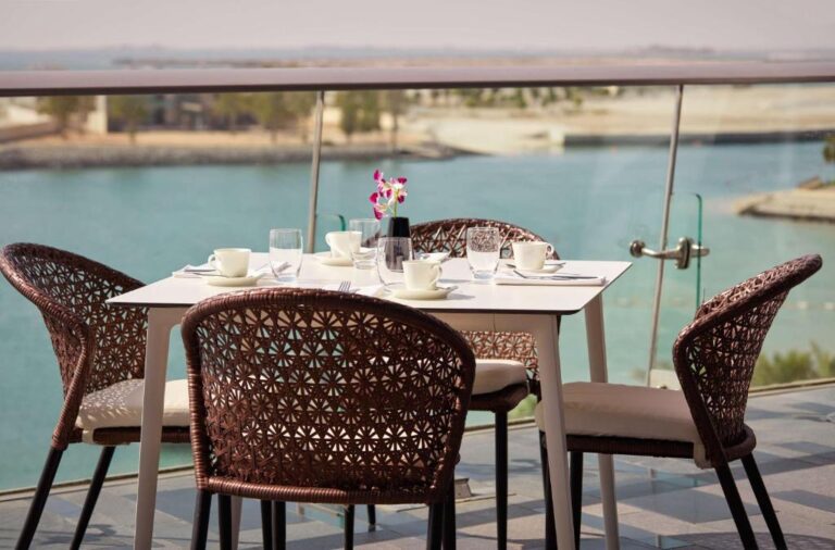 Grand Hyatt Abu Dhabi Hotel & Residences Emirates Pearl