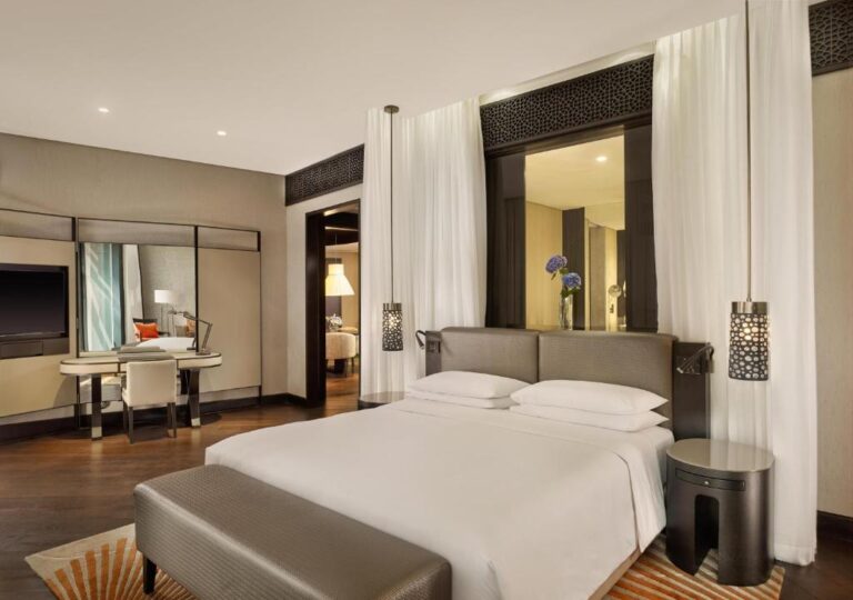Grand Hyatt Abu Dhabi Hotel & Residences Emirates Pearl