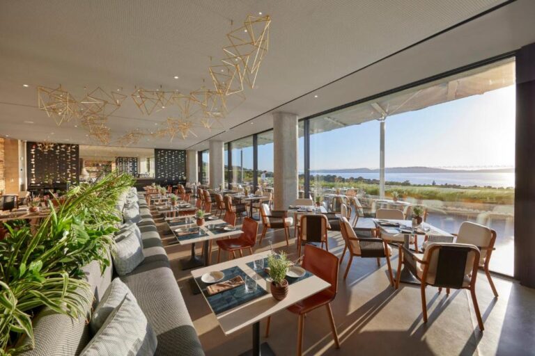 Mandarin Oriental, Costa Navarino 5*