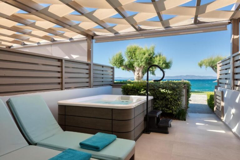 Oceanis Beach