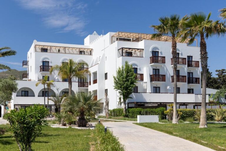Oceanis Beach