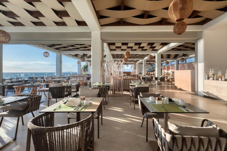 Oceanis Beach