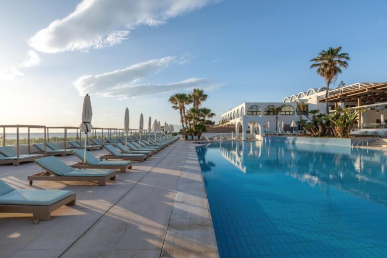 Oceanis Beach
